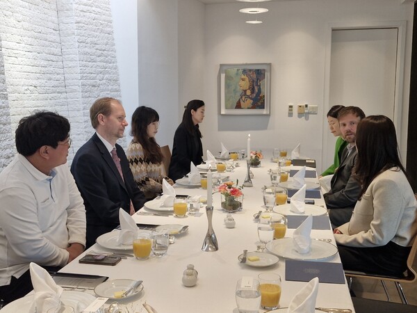 ​​덴마크대사관은 지난 19일 대사관저에 중아연 운영진을 초청해 간담회를 개최했다.