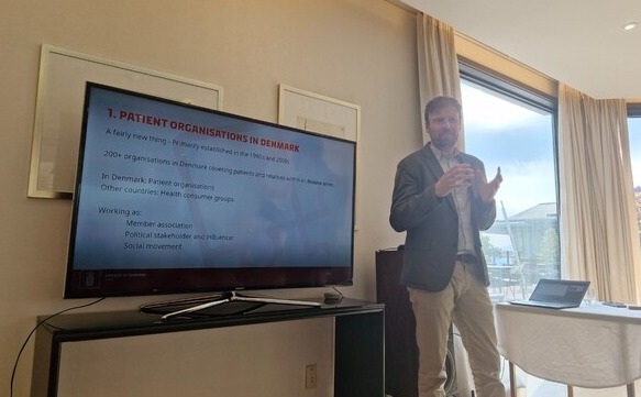 덴마크대사관 매즈 프리보그 보건&의료 참사관이 덴마크 환우단체와 역할에 대해 설명하고 있다.