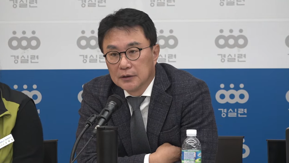 고대안암병원 정형외과 박종훈 교수는 상급종합병원 구조전환 지원사업을 계기로 우리나라 의료서비스 제도를 근본적으로 되돌아봐야 한다고 했다(사진출처: 경실련 유트브 화면 갈무리).