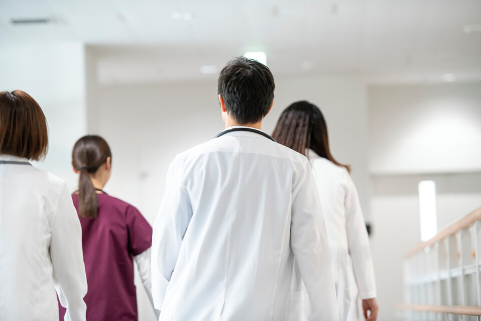 2026학년도 의대 정원 조정을 언급하며 대화하자는 정부에 의료계 반응은 부정적이다(사진 출처: 게티이미지).