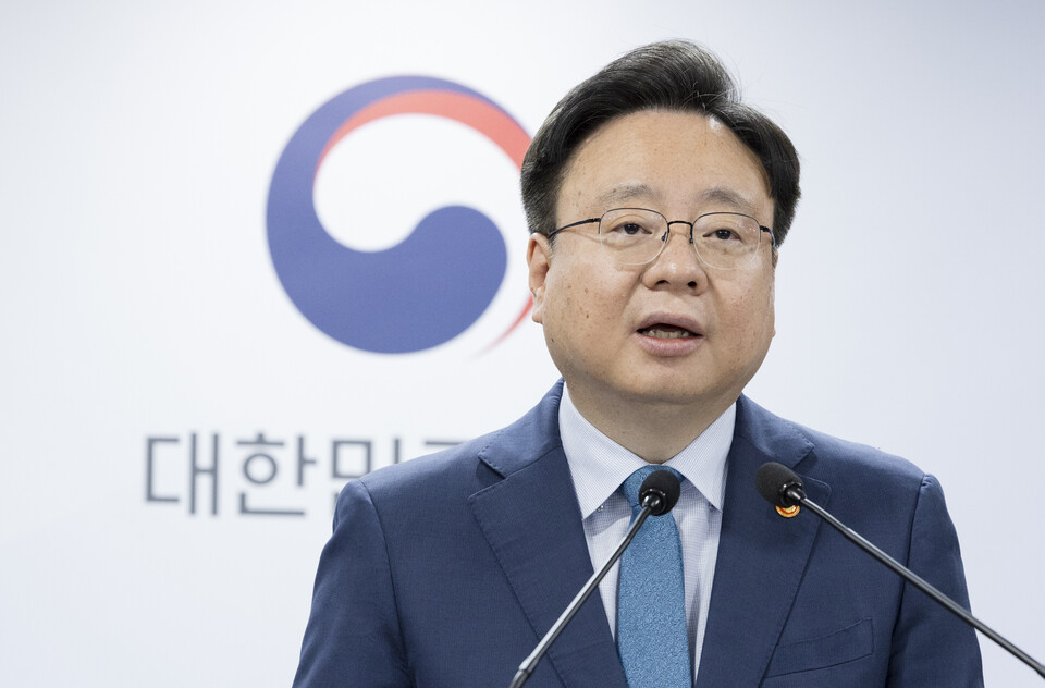 보건복지부 조규홍 장관은이 전남 지역 국립의대 신설을 그대로 추진하겠다고 해 의료계가 반발하고 있다(사진 제공: 복지부).