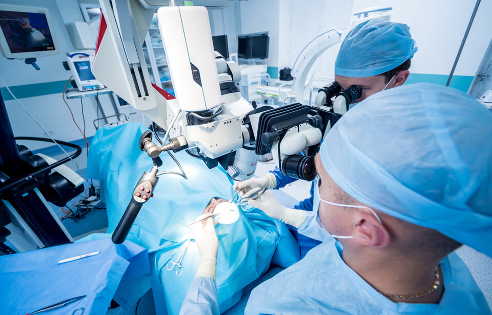 급성 뇌졸중 환자가 발생했을 때 응급 수술이 가능한 신경외과 전문의가 현장에서 사라지고 있다(사진출처: 게티이미지).