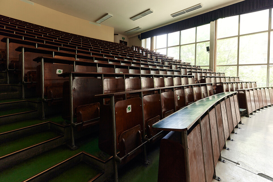 더불어민주당 진선미 의원이 5일 교육부로부터 받은 자료에 따르면 전국 의대 39곳 중 휴학생은 총 1만8,343명으로 전체 재학생의 95%에 달하는 것으로 나타났다(사진출처: 게티이미지).