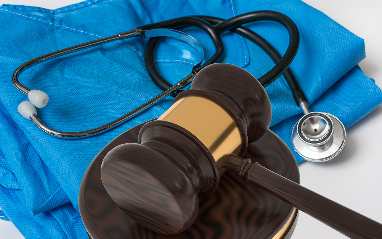 데이트폭력 피해자 사망에 의료진과 병원이 가해자와 공동으로 손해 배상 책임을 져야 한다는 판결이 나와 의료계가 경악했다(사진출처: 게티이미지). 