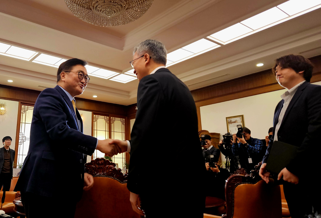 김택우 대한의사협회장과 박단 대한전공의협의회 비상대책위원장은 17일 국회를 찾아 우원식 국회의장을 만났다(ⓒ청년의사).