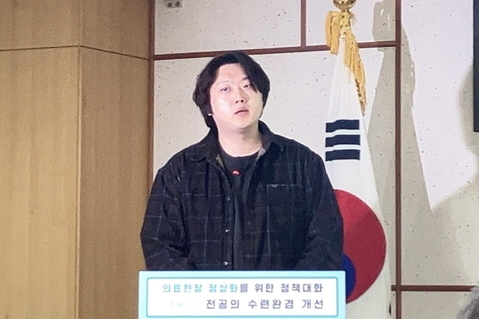 대한전공의협의회 비상대책위원회 박단 위원장은 전공의들도 기본적으로 '근로기준법'에 적용받되 예외적인 상황에서만 전공의 특별법을 적용하는 방향으로 개선이 이뤄저야 한다고 했다(ⓒ청년의사).
