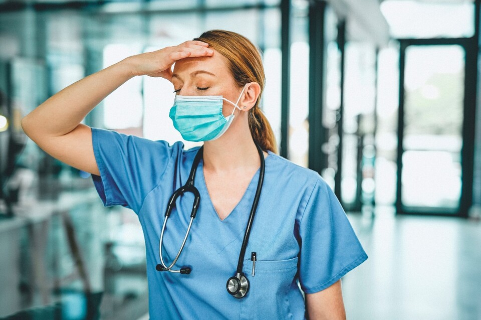 지방에서 수도권 대학병원으로 '의사 인력 도미노'가 점점 심화되고 있는 양상이다. 특히 40대 젊은 의사들의 이탈이 가중되면서 지방 대학병원 연구와 진료 능력도 차츰 약해지는 것 아니냐는 우려도 나온다(사진출처: 게티이미지).