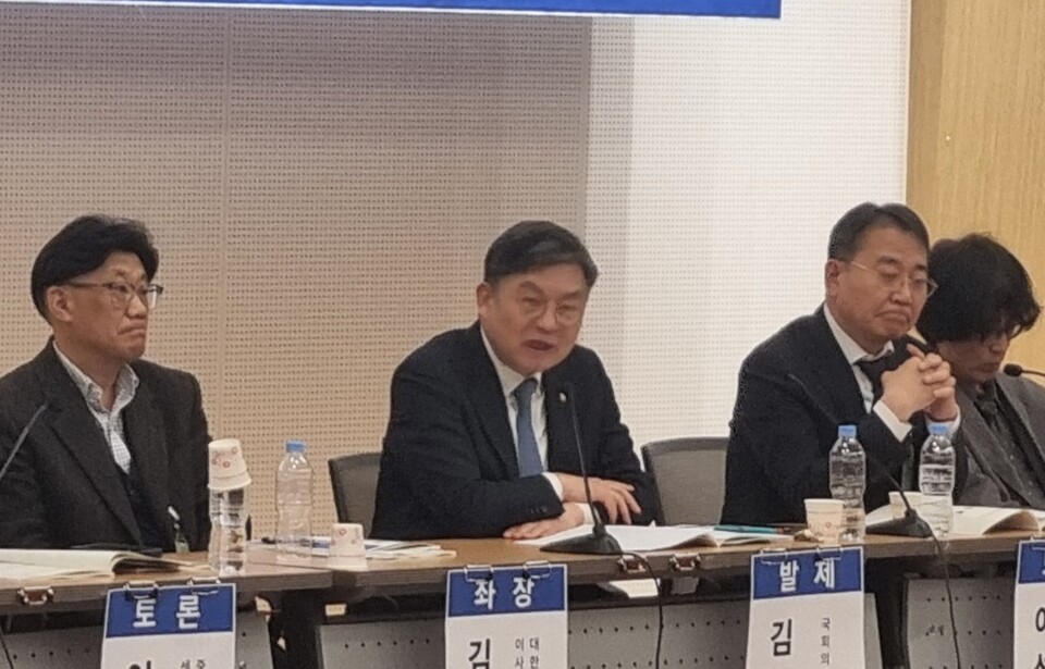 더불어민주당 김윤 의원이 응급실 뺑뺑이 해소를 위한 응급의료법 개정 필요성을 주장했다(ⓒ청년의사).