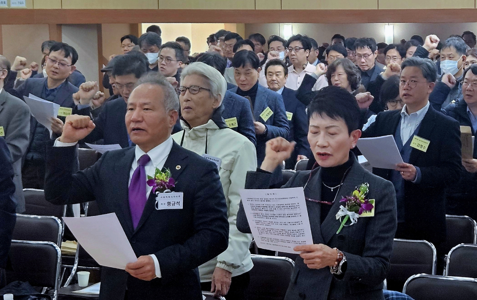 서울시의사회는 제적 당하는 의대생을 보호하고자 투쟁 선봉에 서기로 결의했다(ⓒ청년의사).