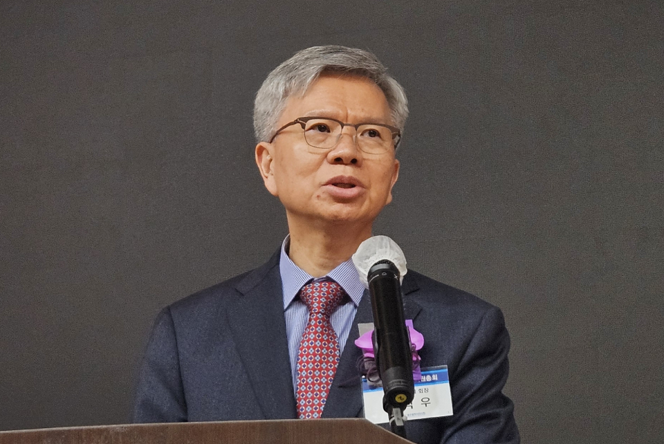 김택우 대한의사협회장은 전국의사궐기대회를 닷새 앞둔 15일 대회원 호소문을 발표하고 "우리 손으로 후배들의 일상을 돌려주자"고 했다(ⓒ청년의사).