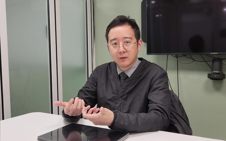 강남세브란스병원 정신건강의학과 김병훈 교수는 청년의사와 인터뷰에서 임상 의사이면서 인공지능(AI) 분야 연구개발자로서 두 역할을 병행하는 삶에 대해 이야기했다(ⓒ청년의사).