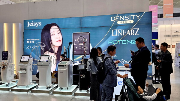 제이시스메디칼이 지난 11일, 서울 삼성동 코엑스에서 열린 ‘2025 대한레이저피부모발학회 선진 미용의료기기 박람회 및 제49차 춘계 국제학술포럼’에 참가했다(제이시스메디칼 제공).