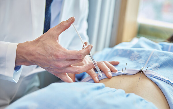 한의사의 전문의약품 사용은 의료법 위반이라는 법원 판결이 확정됐다(사진출처: 게티이미지).