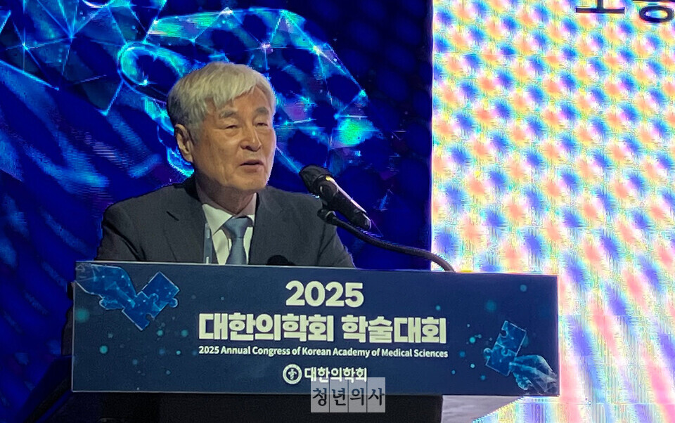 김한중 전 연세대 총장은 의대생과 대학이 함께 의대 교육 정상화 대책을 마련하라고 조언했다(ⓒ청년의사).