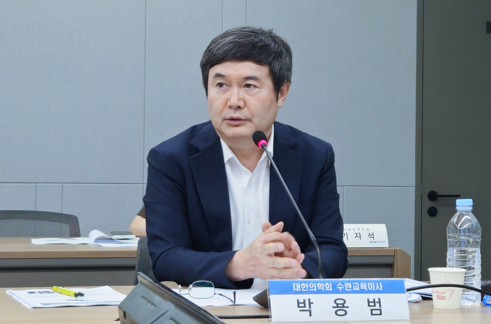 의학계는 교수 평가와 보상 체계 개편으로 수련 환경의 질적 개선을 이루자고 했다(ⓒ청년의사).