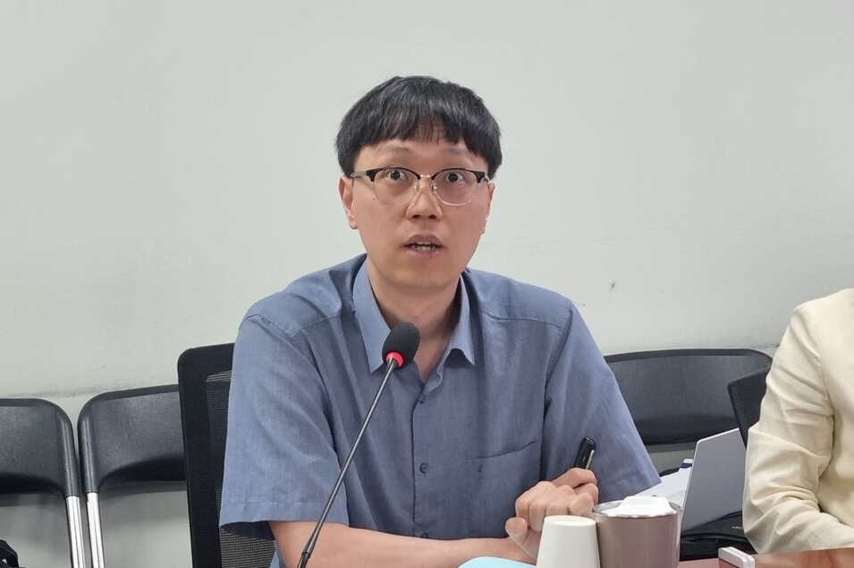 울산의대 예방의학교실 옥민수 교수는 중앙에 공통의대를 설립한 후 지역마다 캠퍼스를 두자고 제안했다(ⓒ청년의사).