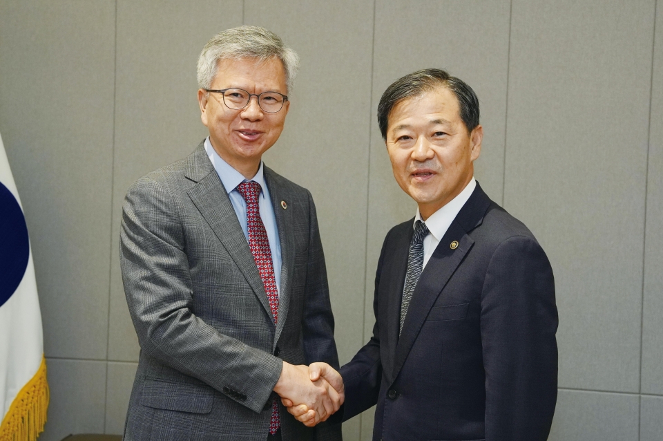 보건복지부 이형훈 제2차관이 취임 후 처음으로 대한의사협회를 찾았다(사진 제공: 대한의사협회).