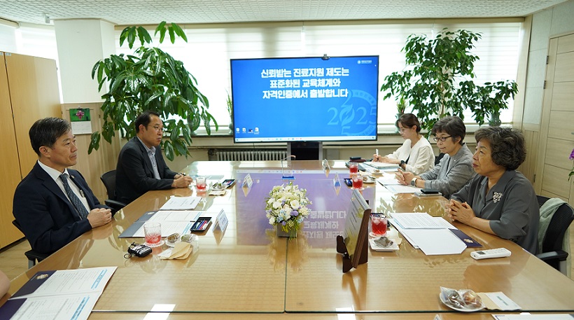 보건복지부 이형훈 제2차관이 취임 후 대한간호협회를 찾았다(사진제공: 대한간호협회).