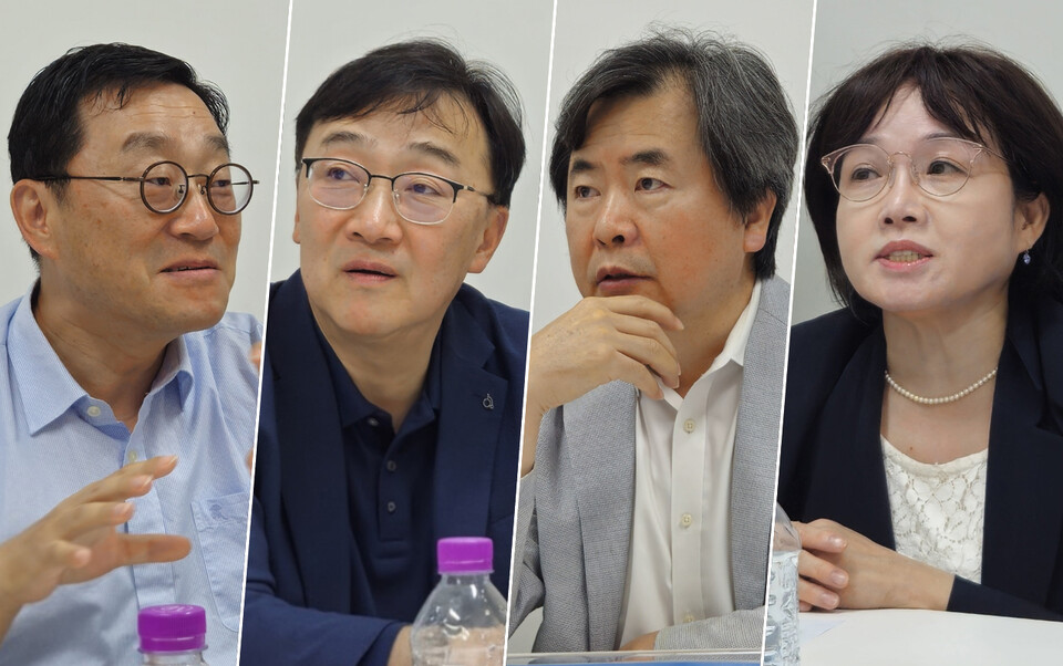 청년의사는 ‘내외산소’ 수련교육이사들과 의정 갈등 이후 수련교육에 대해 논의하는 시간을 가졌다. (왼쪽부터) 대한내과학회 김대중 수련이사, 대한외과학회 최동호 수련교육이사, 대한소아청소년과학회 윤신원 수련교육이사,대한산부인과학회 수련제도발전TFT 홍순철 위원장(ⓒ청년의사).