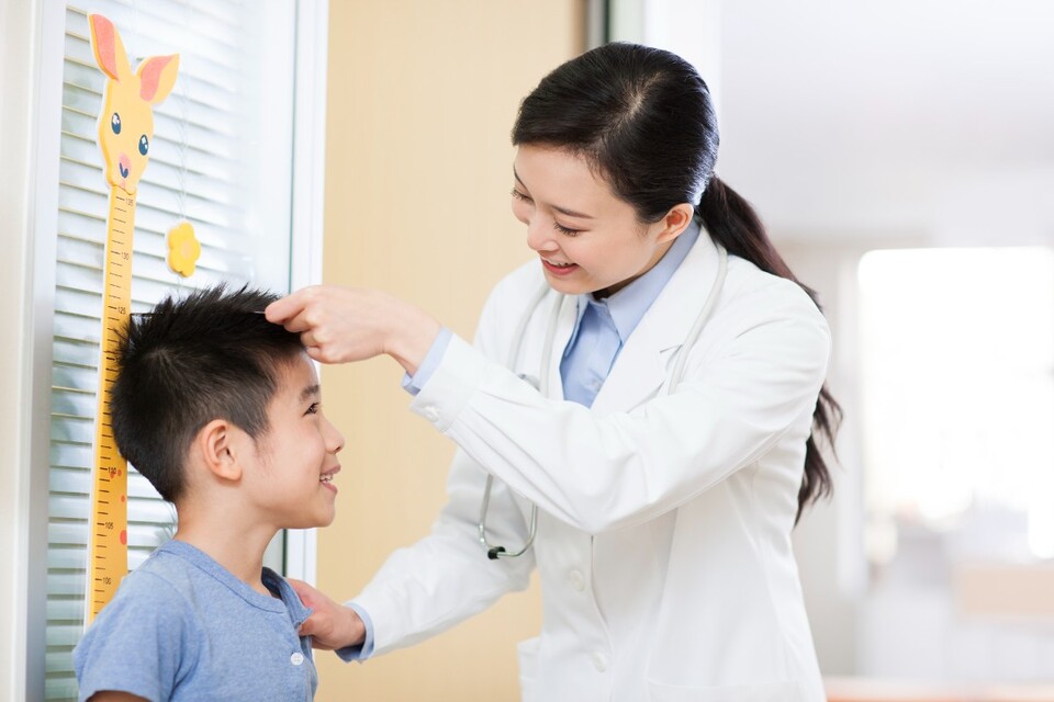 식품의약품안전처가 성장호르몬제제 과대광고 적발을 위해 현장 점검에 나선다(사진 출처: 게티이미지).