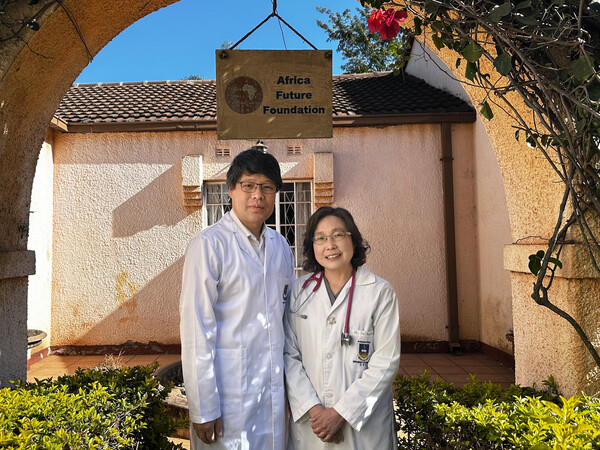 JW중외제약의 공익재단인 JW이종호재단은 ‘2025 JW성천상’ 수상자로 강동원 아프리카미래재단 짐바브웨 지부장과 전진경 메디컬디렉터를 선정했다고 22일 밝혔다.