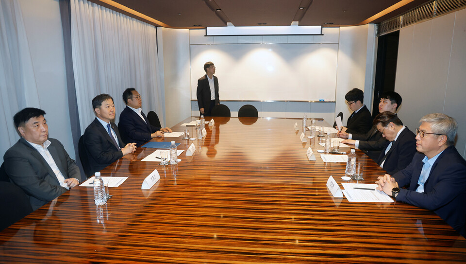 보건복지부는 25일 수련협의체 제1차 회의를 열고 수련환경 개선과 수련 연속성 보장 방안 등을 논의했다(사진제공: 복지부).