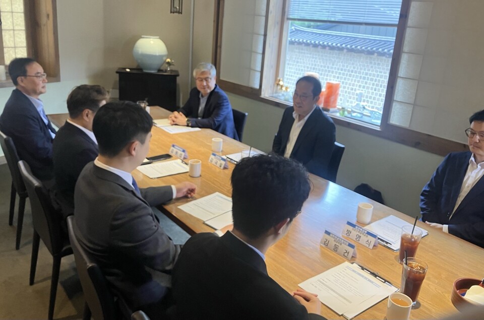 보건복지부는 의료계와 하반기 복귀 전공의 수련 연속성 보장을 위한 방안을 마련하고 오는 11일부터 모집을 시작하기로 했다(ⓒ청년의사). 