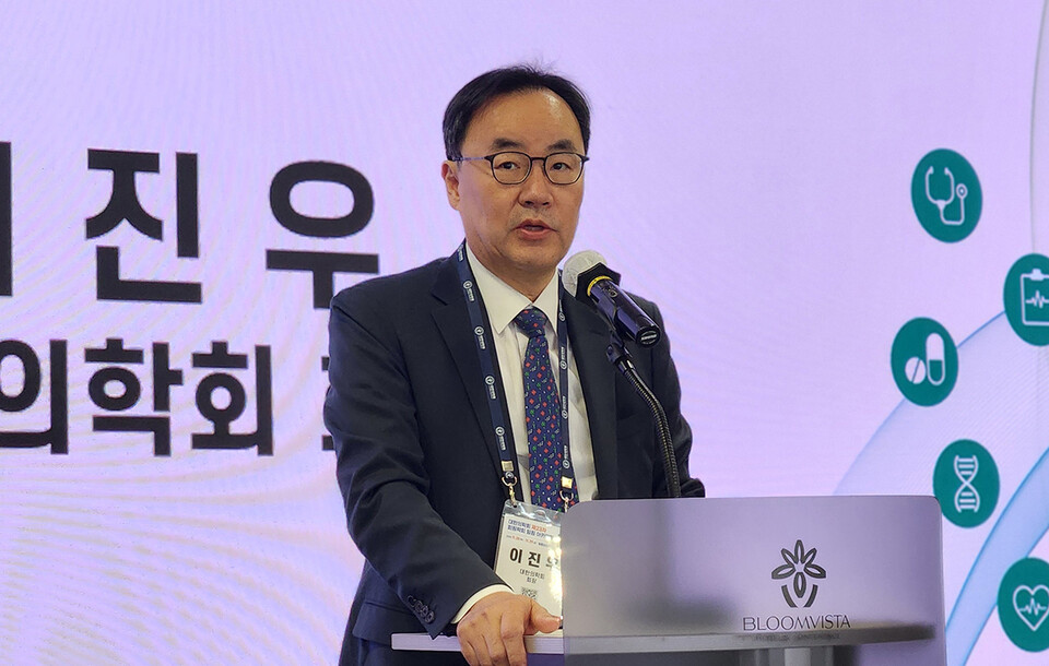 대한의학회는 의정 갈등 기간 징집된 전공의들도 전역 후 기존 수련병원에서 수련을 재개할 수 있도록 정부가 조치를 취해야 한다고 강조했다(ⓒ청년의사),