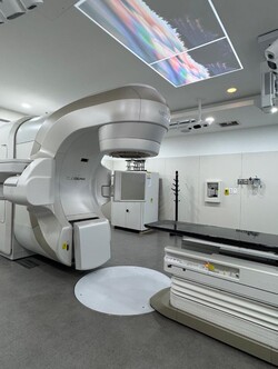 국립암센터 양성자치료센터 무표식 실시간 표면유도 방사선 치료(Surface Guided Radiation Therapy, SGRT) 환경(사진제공: 국립암센터).