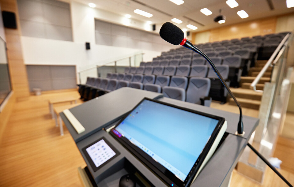 의대생 자녀를 둔 학부모들은 더블링된 24·25학번 수업의 질적 저하는 불가피하다고 지적했다(사진출처: 게티이미지).