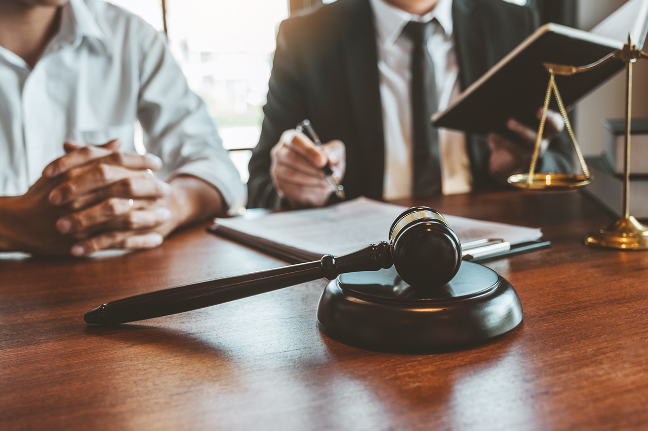 한의사의 코로나19 정보관리시스템 접속 권한을 다루는 행정소송이 대법원 판단을 받는다(사진 출처: 게티이미지).