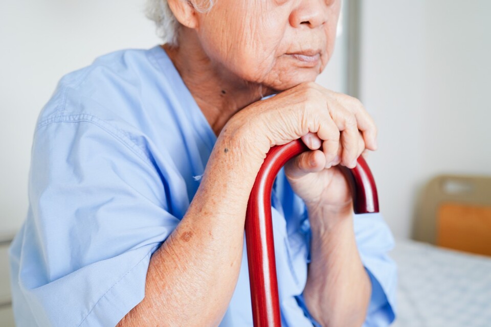 초고령 사회를 앞두고 돌봄에 대한 체계적인 정책 마련이 필요하다는 의견이 나왔다(사진출처: 게티이미지).