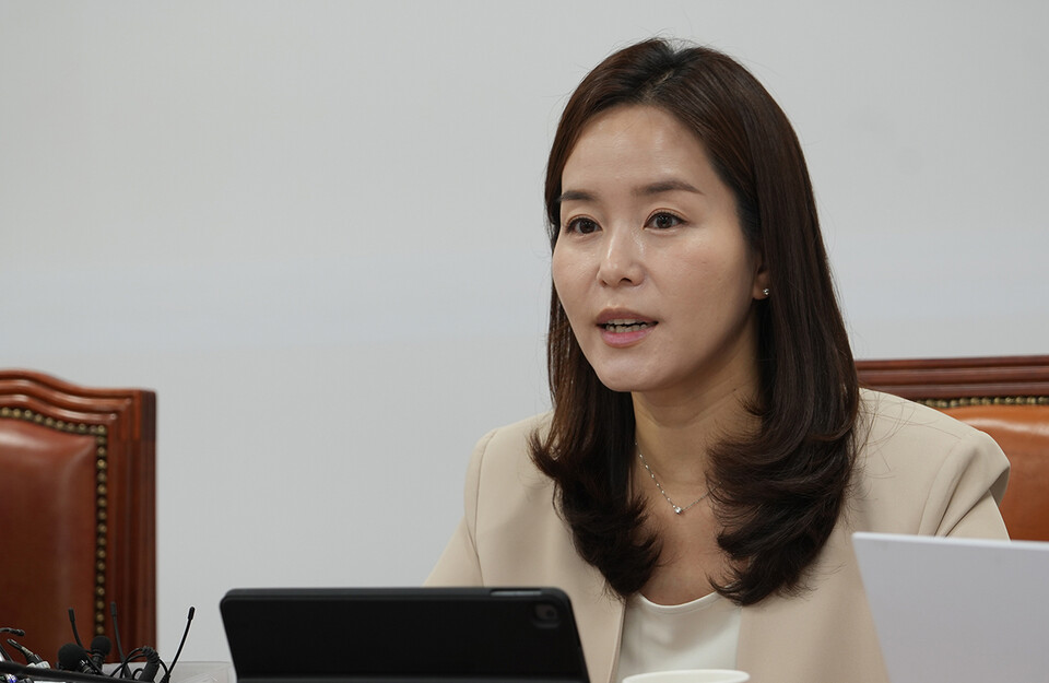 개혁신당 이주영 의원이 25일 최고위원회의에서 정부의 잘못된 정책이 필수의료 기피를 가속화시키고 있다고 지적했다. 