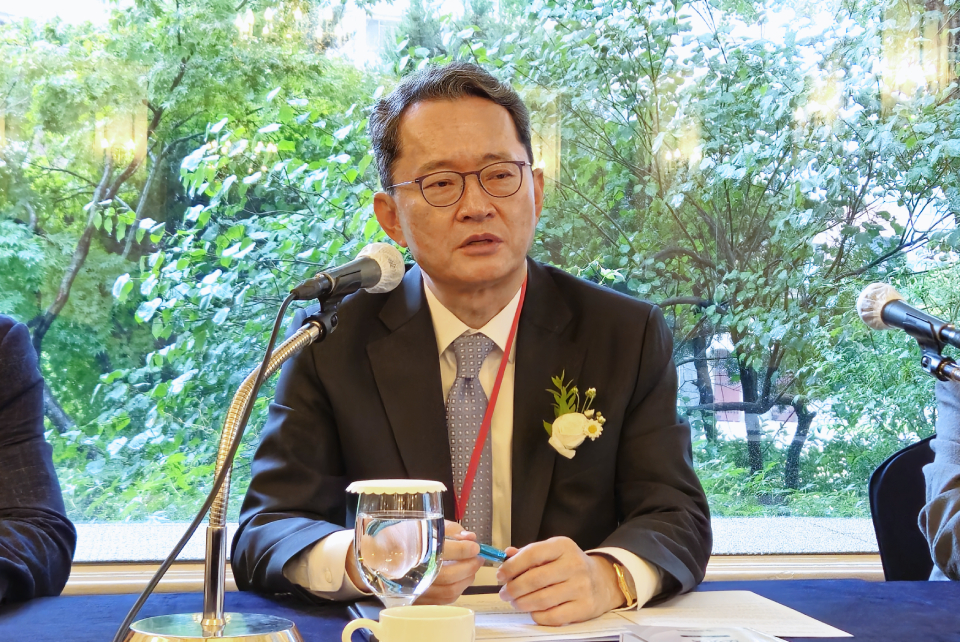 한국초음파학회 신중호 회장은 지난 28일 기자간담회에서 "초음파 진단은 의사가 직접해야 하는 의료행위라는 점에 변함없다"고 했다(ⓒ청년의사).