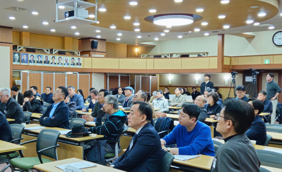 서울시의사회 대의원회는 지난 10일 회장 선거 제도에 대한 공청회를 열고 직선제 전환에 대한 의견을 수렴했다(ⓒ청년의사).