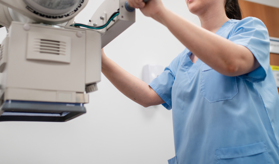 의사 지시 없이 엑스레이(X-ray) 촬영을 진행한 간호사가 의료법 위반으로 선고유예됐다(사진: 게티이미지).