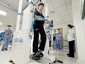 건양대병원, 맞춤형 재활 치료 강화...재활 로봇 '휴카-고' 도입 - 뉴스 썸네일 이미지