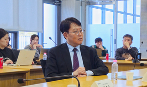 '의료계 블랙리스트' 논란 본 서울의대 학장 "공감과 포용 가르쳐야" - 뉴스 썸네일 이미지